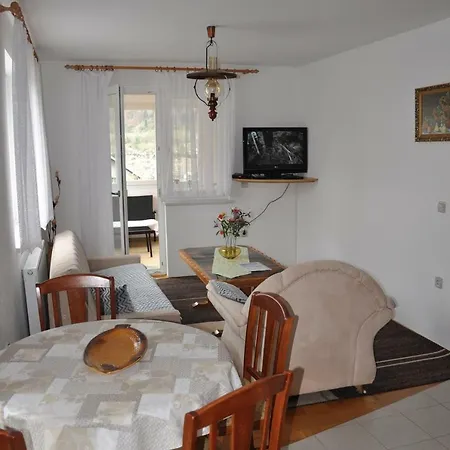 Rezidenca Ervin Guest house 3*