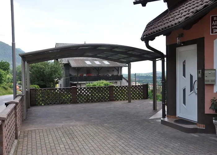 Rezidenca Ervin Πανσιόν Jesenice