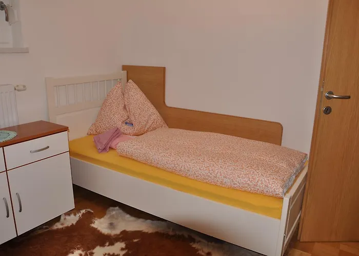 Rezidenca Ervin Πανσιόν Jesenice